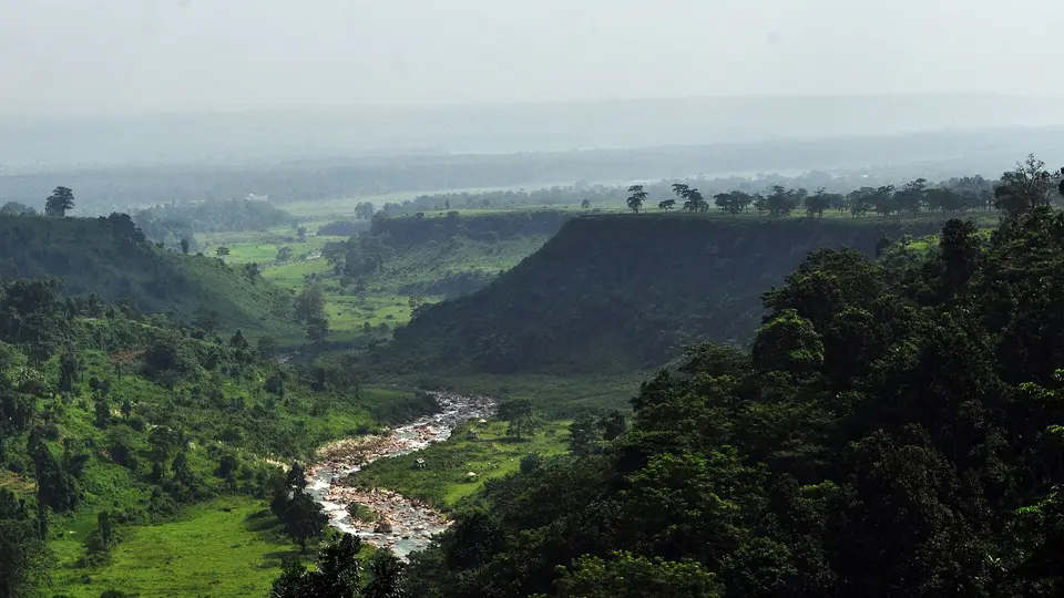 The Murti river valley at Samsing